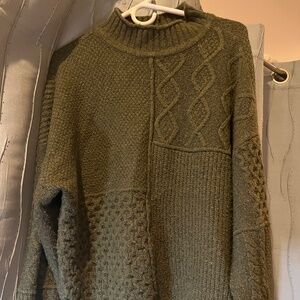 Green women’s American Eagle mockneck sweater